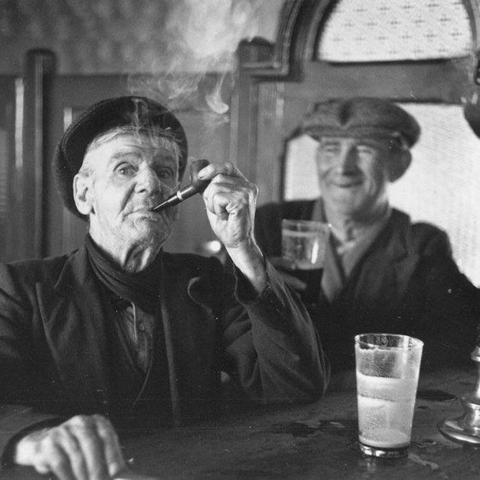 Ewan MacColl – Dirty Old Town